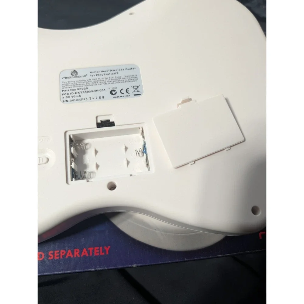 RedOctane Guitar Hero Wireless Controller PlayStation 2‎ PS2 95025 (No Dongle)